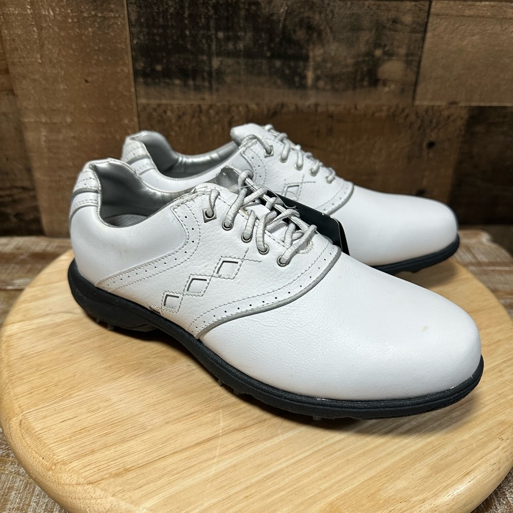 Etonic Womens Golf Shoes Size 6.5 White Leather Soft Spikes NWT